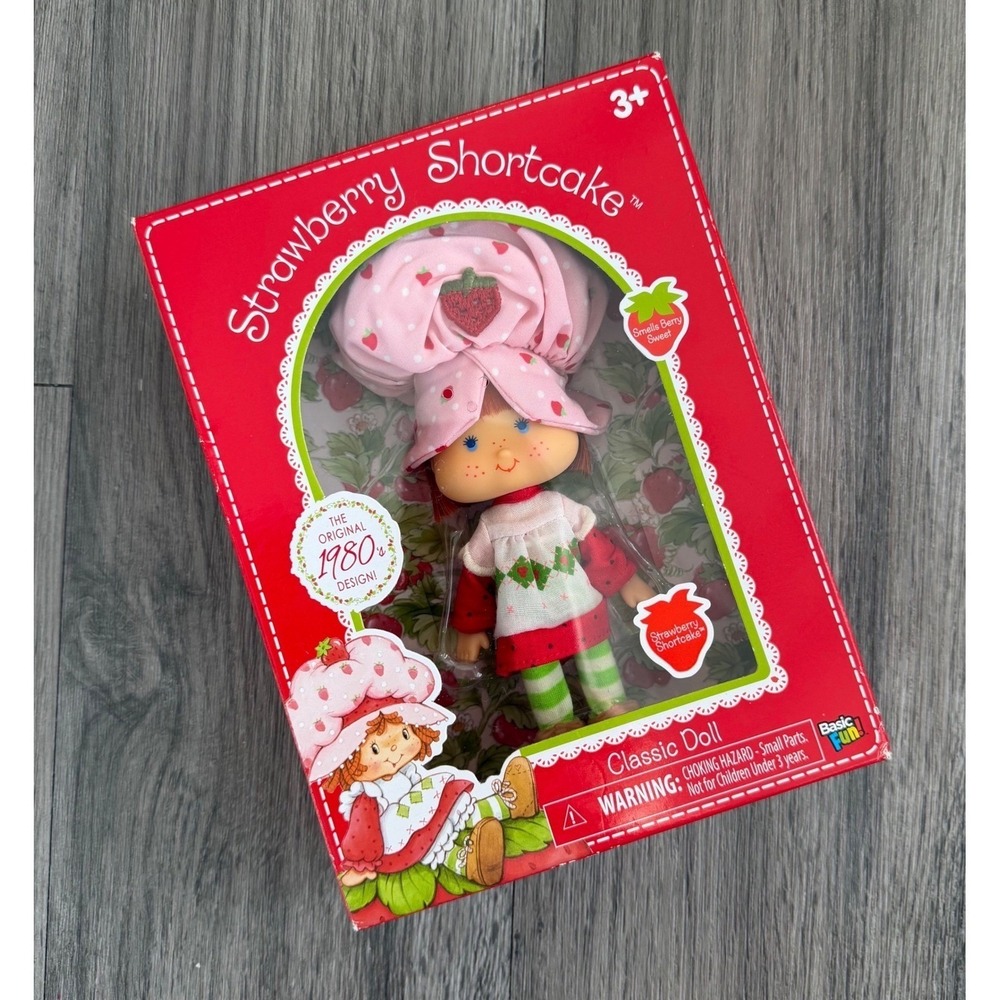 Strawberry Shortcake 2021 Reproduction Scented Doll Original 1980s Design NIB